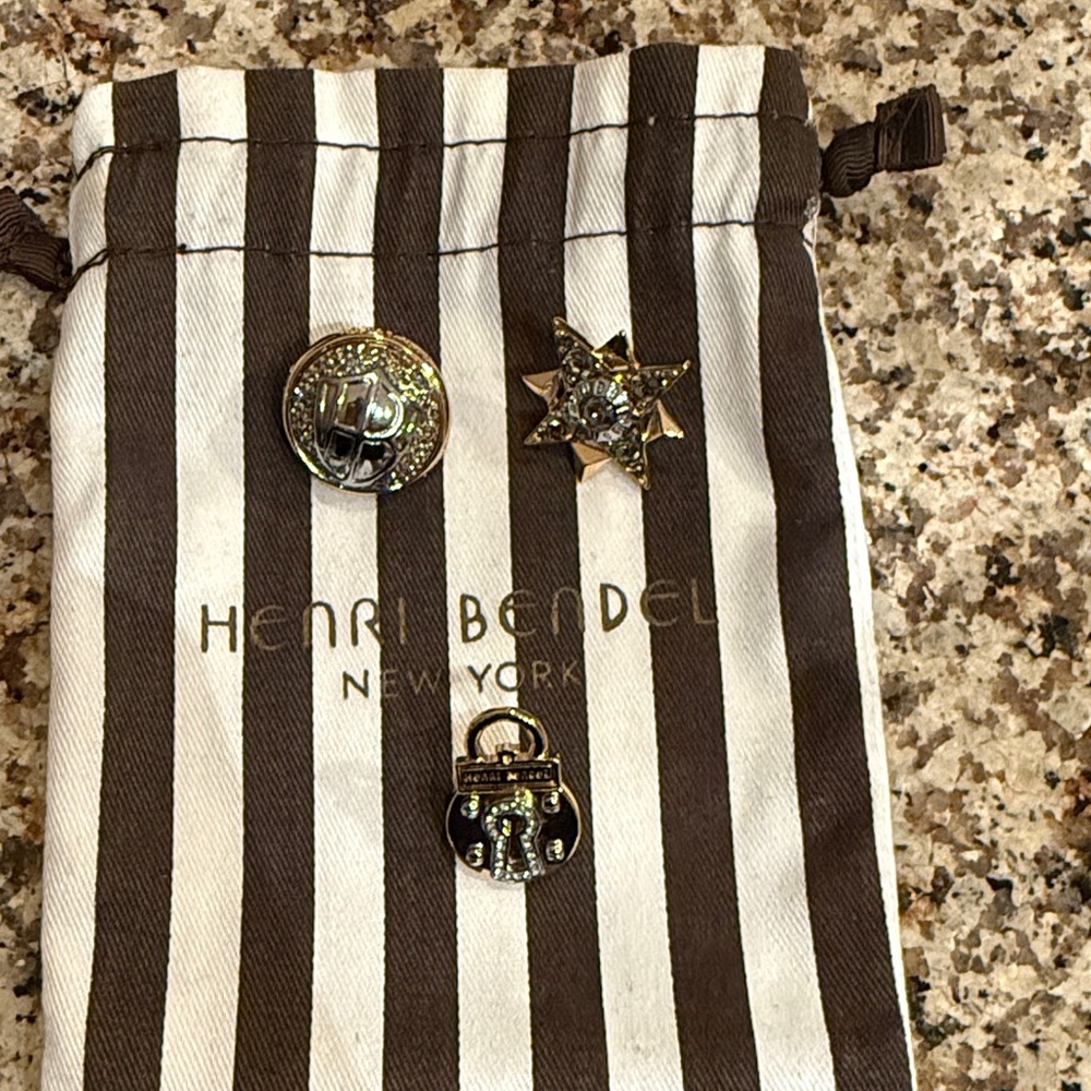 Henri Bendel Pin Set